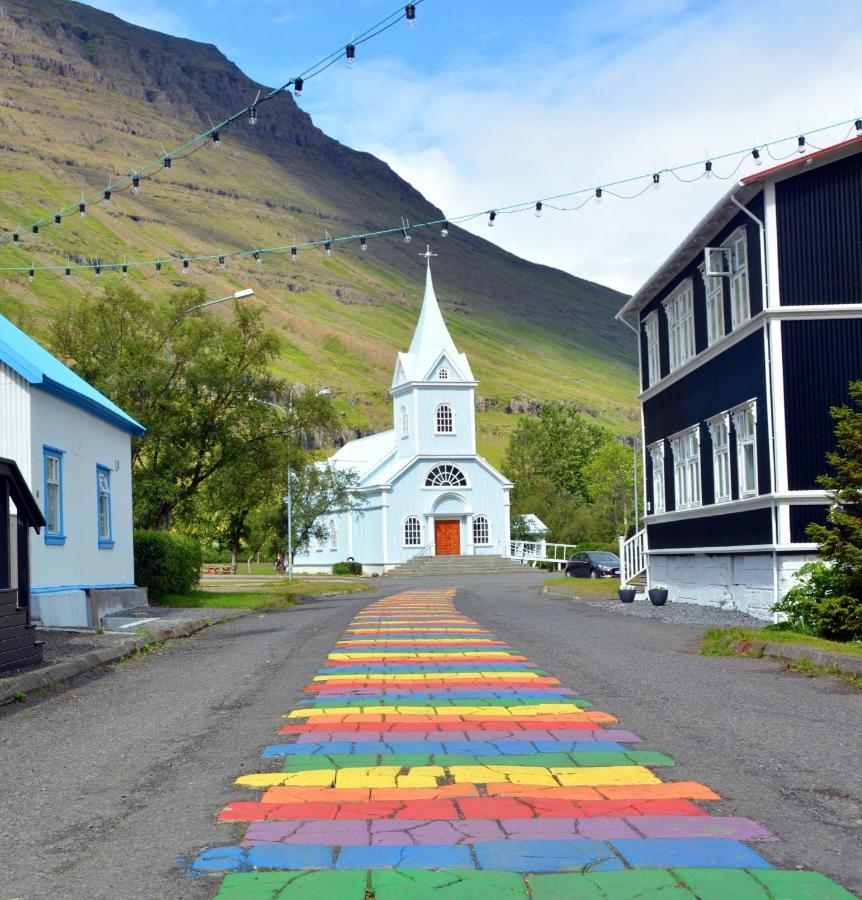 Hafaldan Hi Hostel - Harbour Building Seydisfjordur ภายนอก รูปภาพ